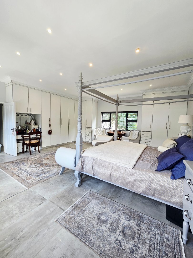 6 Bedroom Property for Sale in Wilkoppies North West